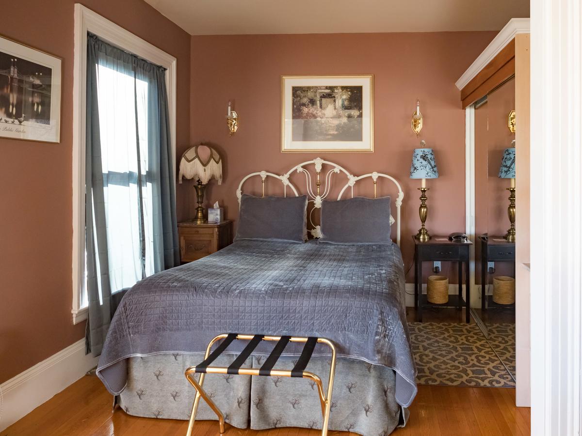 Bed and Breakfast The Gryphon House Бостон Екстер'єр фото