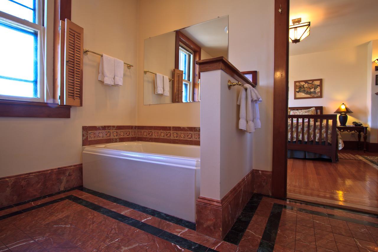 Bed and Breakfast The Gryphon House Бостон Екстер'єр фото